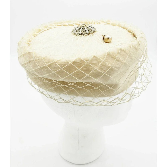 Vintage 60s Hat • Pillbox • Cream • by Valerie Modes - Picture 2 of 8